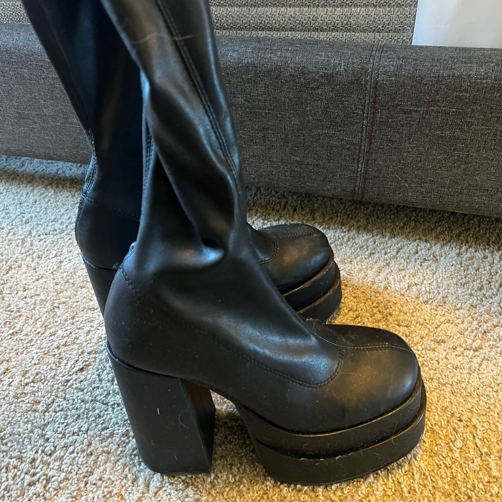 Steve Madden cypress platform boots